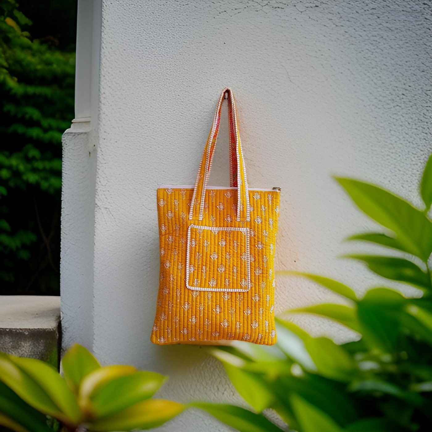 TRAVEL / BEACH TOTE BAG