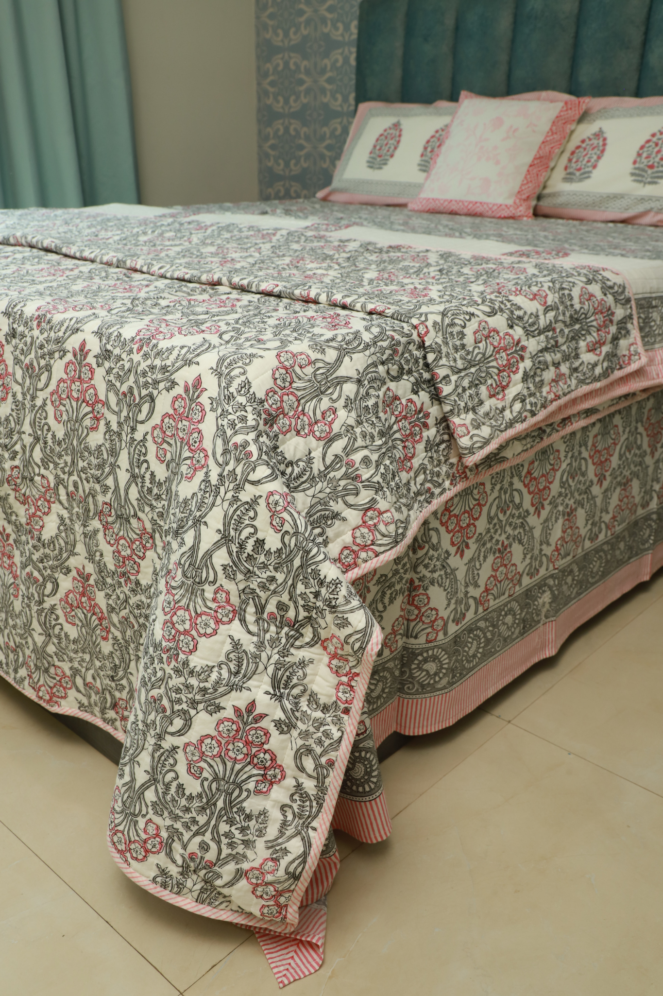 Whispering Winds Reversible Comforter With Grey & Pink Motif