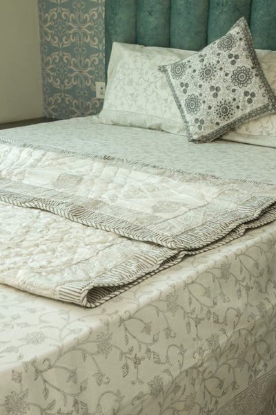 ARTISAN TOUCH (AC)COTTON HERITAGE QUILT / DUVET WITH GREY FLOWER VINE HAND BLOCK PRINT( QUEEN)