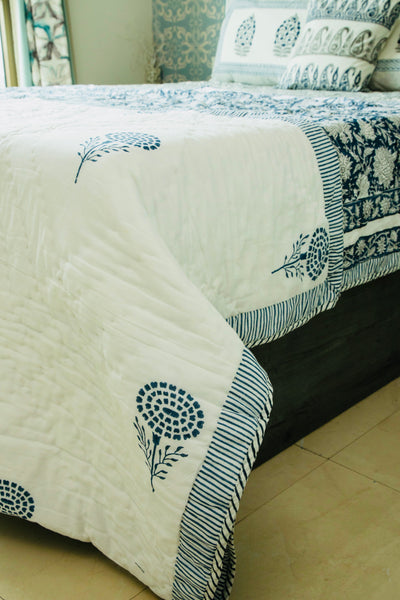 ARTISAN TOUCH (AC) COTTON HERITAGE QUILT / DUVET  WITH WHITE FLOWERS MESH HAND BLOCK PRINT  (KING)