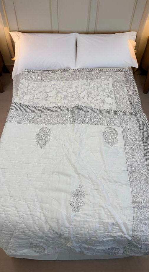 Bougainvillea grey & cream duvet / handcrafted cotton quilt ( QUEEN)