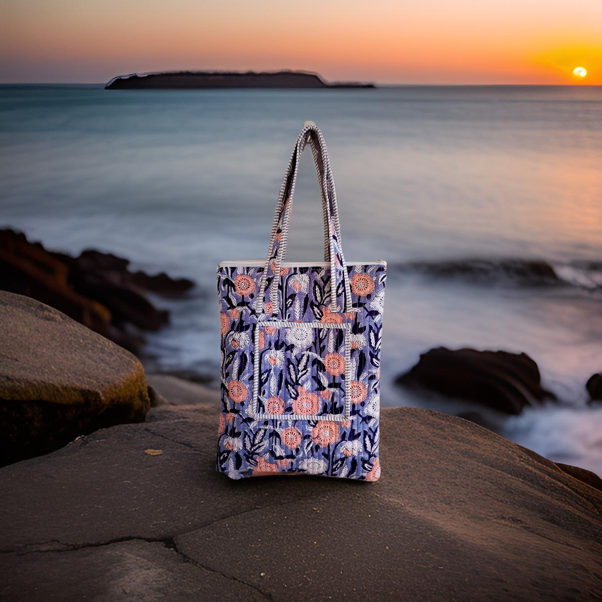 TRAVEL / BEACH TOTE BAG