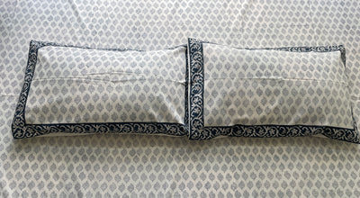 ELEGANT INDIGO FANTASY HAND BLOCK PRINT LINEN/ BED SHEET WITH MOTIF ON WHITE BASE W/ PILLOW COVER KING SIZE-(275*275 CM)